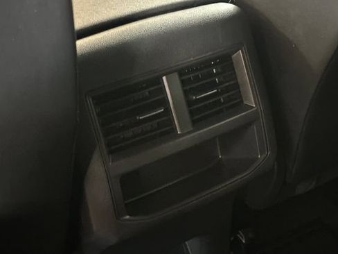 Certified 2022 Volkswagen Atlas Cross Sport SE image 16