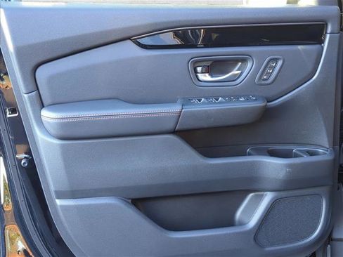 New 2025 Honda Pilot TrailSport image 10