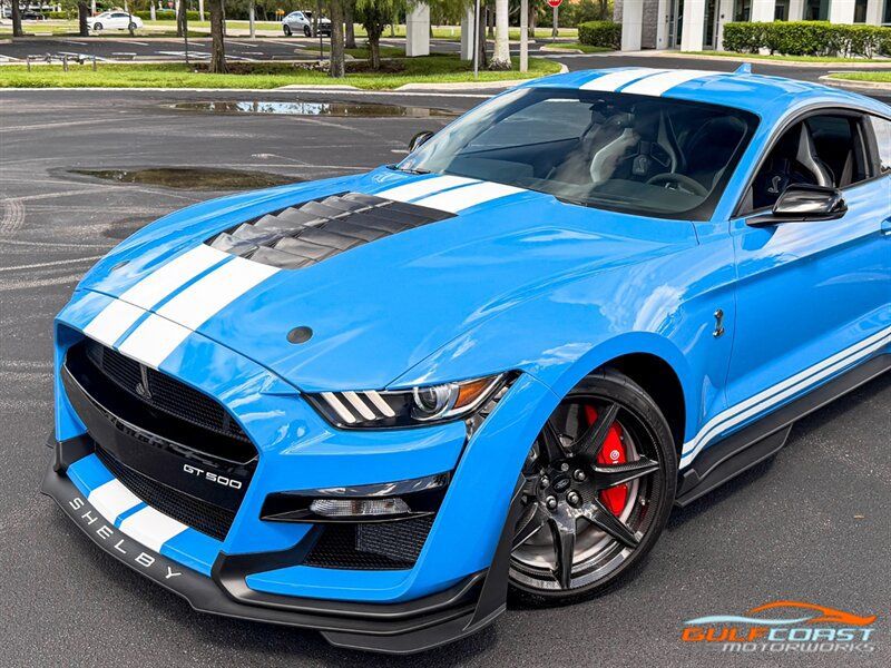 Used 2022 Ford Mustang Shelby GT500 w/ Carbon Fiber Track Pack RWD image 9