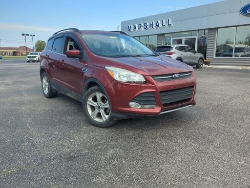 Used 2016 Ford Escape SE w/ Equipment Group 201A image 2
