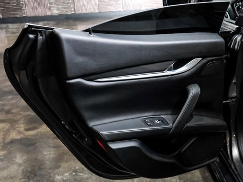 Used 2016 Maserati Ghibli image 52