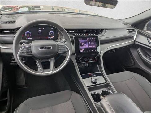 Used 2025 Jeep Grand Cherokee L Laredo RWD image 15