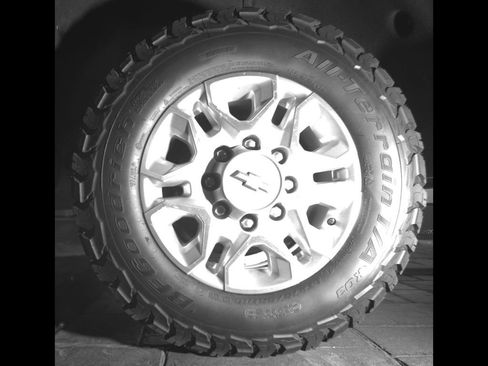 Used 2025 Chevrolet Silverado 2500 LT AWD/4WD image 11