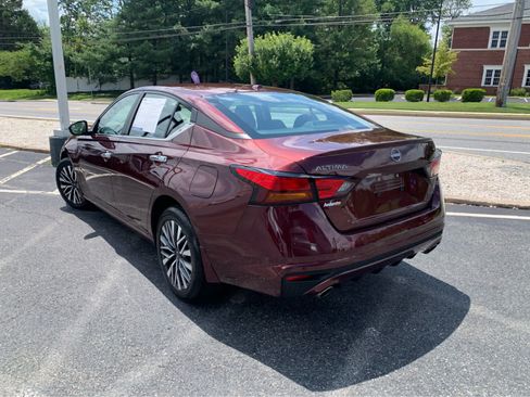 Used 2024 Nissan Altima 2.5 SV w/ SV Premium Package AWD/4WD image 4