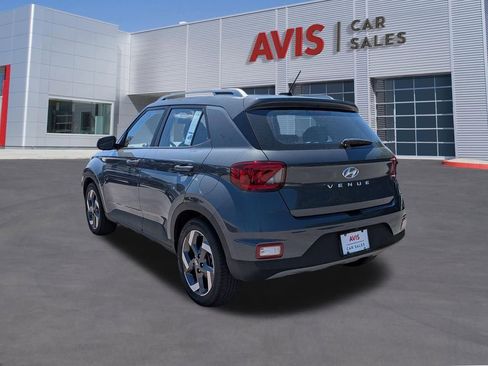 Used 2025 Hyundai Venue SEL FWD image 9