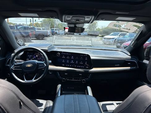Certified 2025 Chevrolet Tahoe High Country AWD/4WD image 33