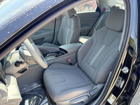 New 2026 Hyundai Elantra SE FWD image 13