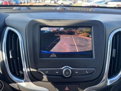 Used 2020 Chevrolet Equinox LT image 36