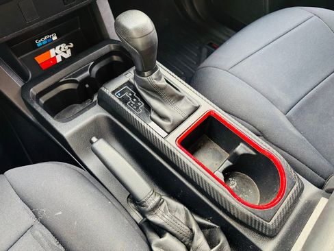 Used 2017 Toyota Tacoma SR w/ Tow Package image 15