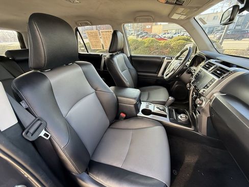 Used 2024 Toyota 4Runner SR5 Premium image 40