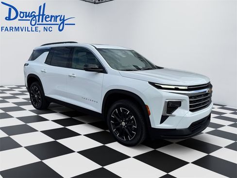 New 2026 Chevrolet Traverse LT w/ Sun and Wheel Package image 7