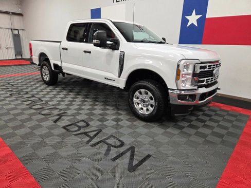 Used 2024 Ford F250 XLT w/ FX4 Off-Road Package AWD/4WD image 16