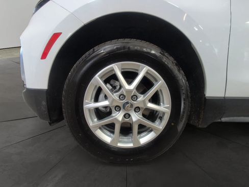 Used 2024 Chevrolet Equinox LT AWD/4WD image 14