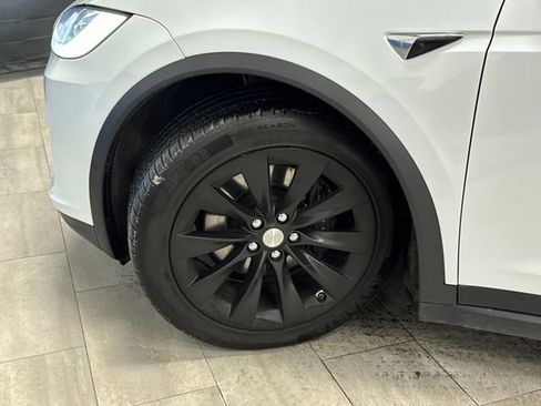 Used 2020 Tesla Model X Long Range image 32