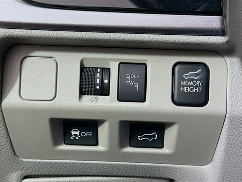 Used 2017 Subaru Forester 2.5i Limited image 17