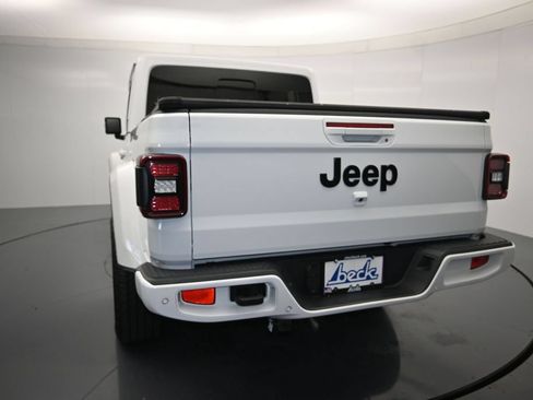 Used 2021 Jeep Gladiator Overland AWD/4WD image 24