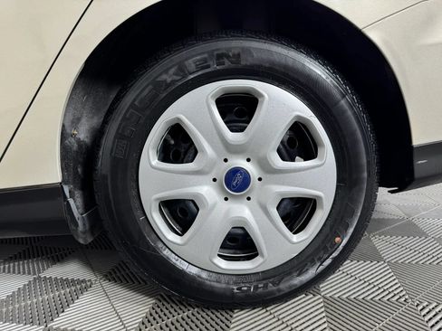 Used 2017 Ford Focus SE FWD image 39