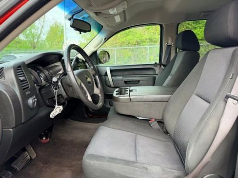 Used 2010 Chevrolet Silverado 1500 LT w/ Power Pack Plus AWD/4WD image 5