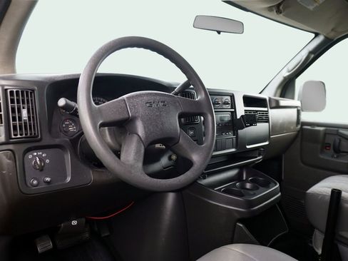 Used 2007 GMC Savana 2500 image 17