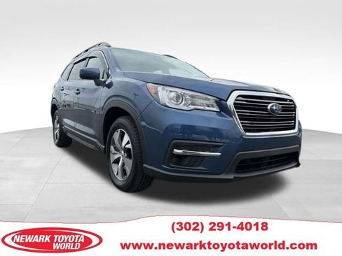Used 2022 Subaru Ascent Premium w/ Convenience Package image 1