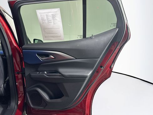 Used 2025 Chevrolet Equinox EV LT w/ Convenience Package image 31