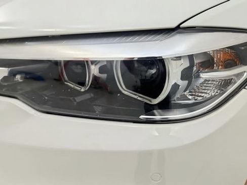 Used 2018 BMW 530e w/ M Sport Package 2 RWD image 24
