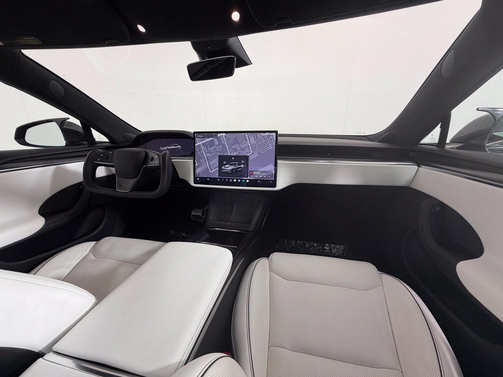 Used 2022 Tesla Model S Plaid AWD/4WD image 2
