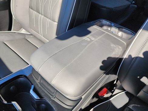 New 2026 Buick Enclave Avenir image 33