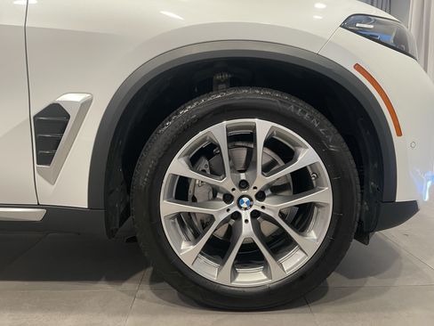 Certified 2025 BMW X5 xDrive40i w/ Parking Assistance Package AWD/4WD image 10