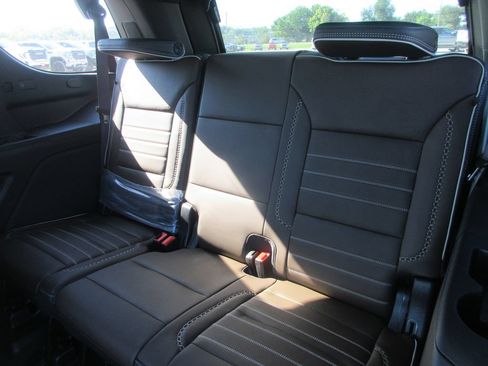 New 2026 GMC Yukon Denali Ultimate AWD/4WD image 13