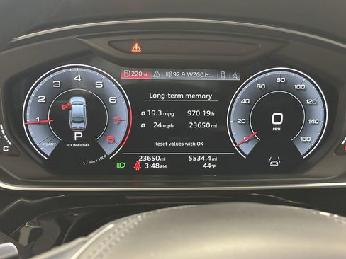 Used 2023 Audi A8 L 3.0T image 29