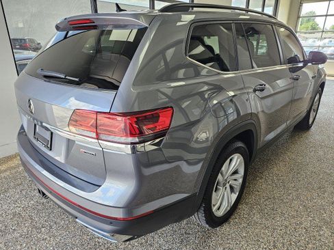 Used 2021 Volkswagen Atlas SE AWD/4WD image 2
