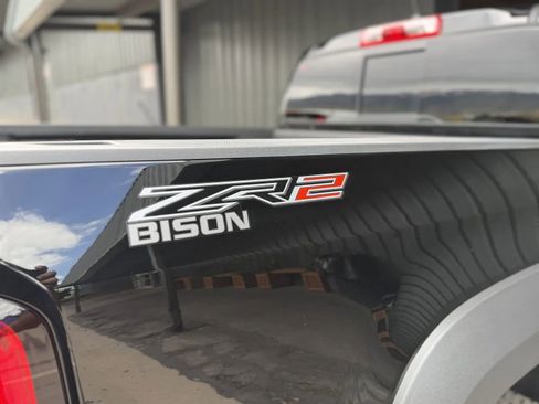 Used 2022 Chevrolet Colorado ZR2 w/ Colorado ZR2 Bison Edition AWD/4WD image 43