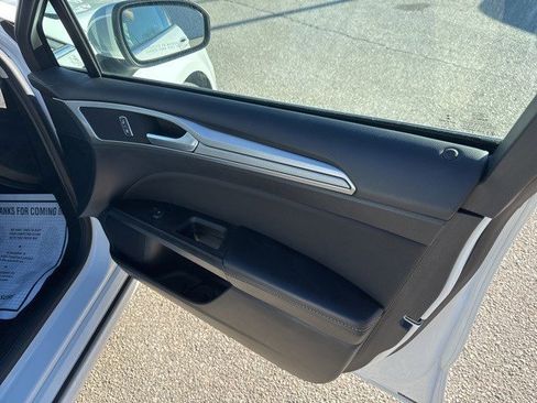 Used 2020 Ford Fusion SE image 17