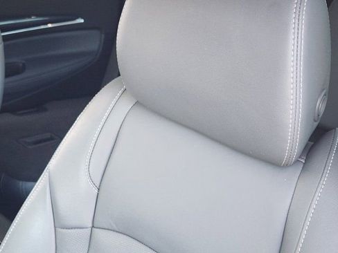 Used 2022 Buick Enclave Essence w/ Sport Touring Edition image 21