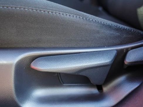 Used 2022 Toyota Prius LE image 22