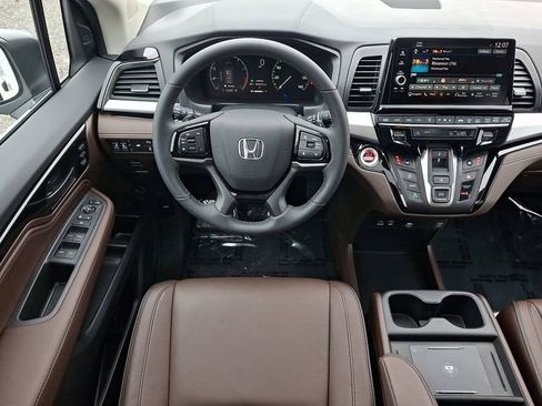 Certified 2026 Honda Odyssey Touring image 11