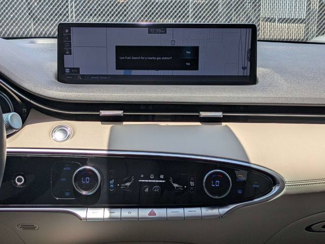 Used 2023 Genesis GV70 2.5T w/ Advanced Package AWD/4WD image 16