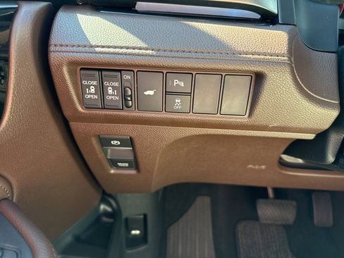 New 2026 Honda Odyssey Touring image 20