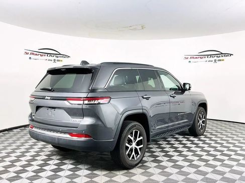 Used 2025 Jeep Grand Cherokee Limited w/ Luxury Tech Group II image 8