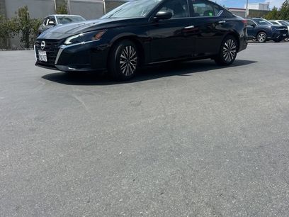Used 2025 Nissan Altima 2.5 SV