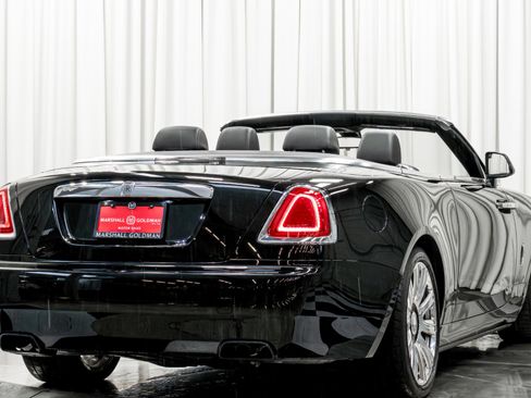 Used 2017 Rolls-Royce Dawn RWD image 10