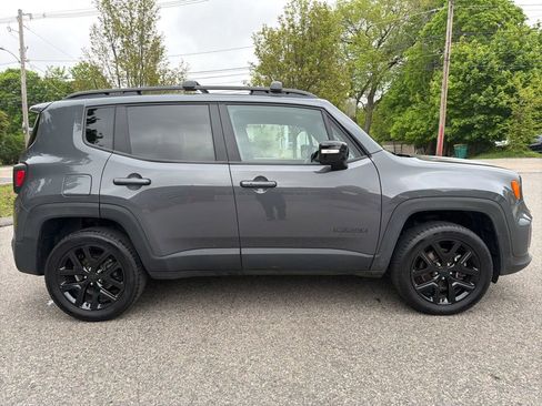 Used 2022 Jeep Renegade Altitude w/ Convenience Group AWD/4WD image 7