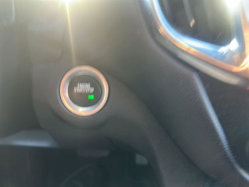 Used 2024 Chevrolet Equinox LT image 19