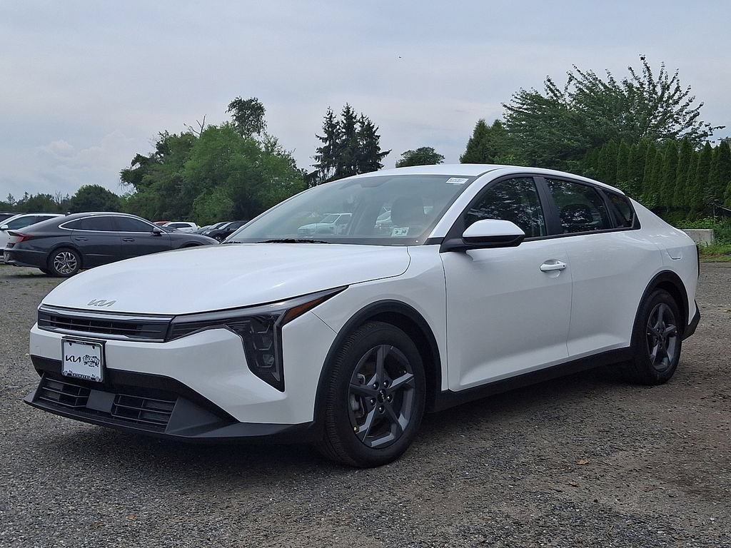 Certified 2025 Kia K4 FWD image 3