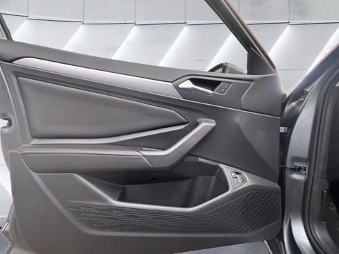 Certified 2022 Volkswagen Jetta SE image 25