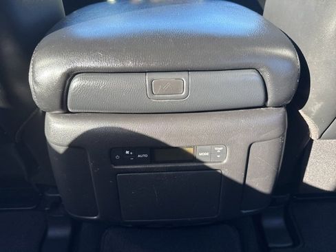 Used 2021 Nissan Armada SL w/ Captain's Chairs Package image 15