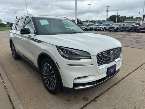 Used 2023 Lincoln Aviator Reserve w/ Elements Package Plus AWD/4WD image 2