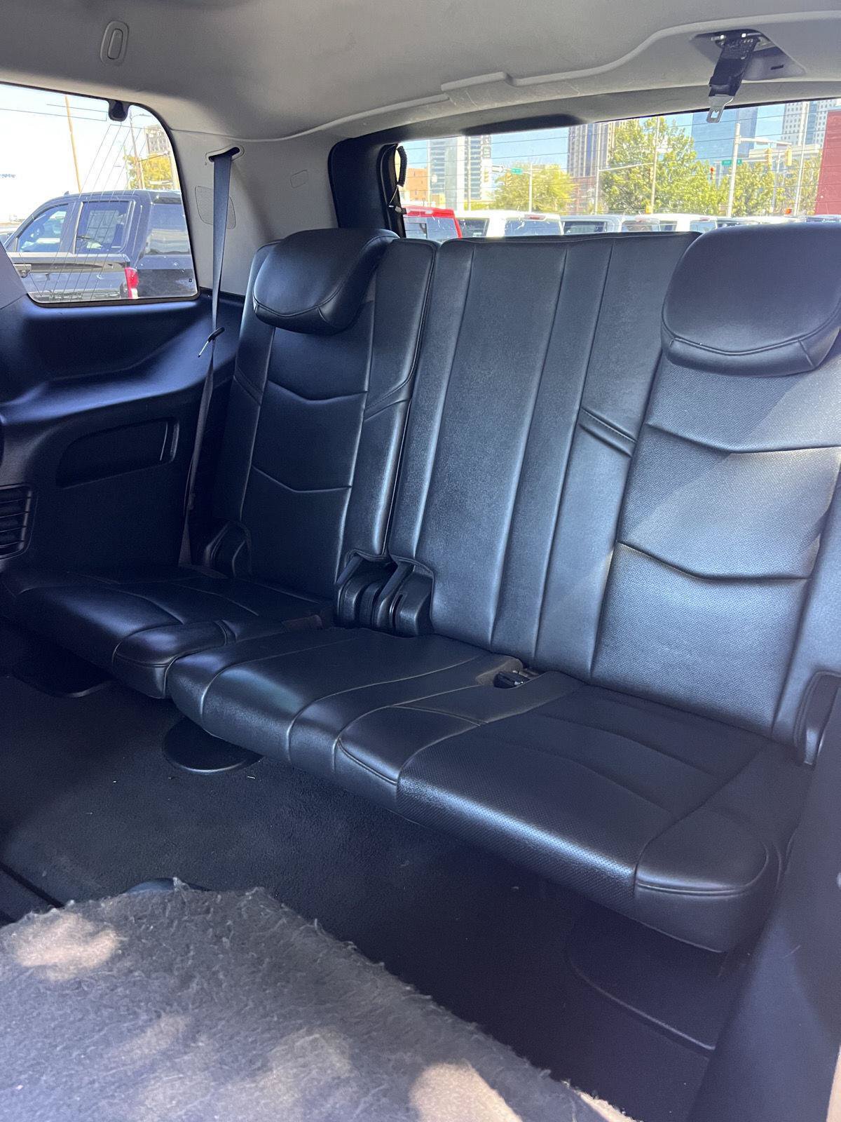 Used 2020 Cadillac Escalade 2WD image 24