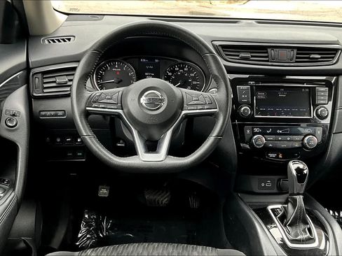 Used 2019 Nissan Rogue SV FWD image 6
